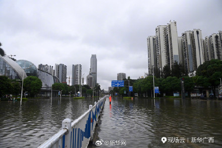 请注意,加强防范!直击南宁强降雨现场 请注意,加强防范!直击南宁强降雨现场