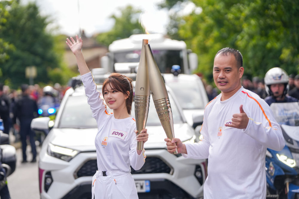 巴黎奥运会|巴黎奥运会火炬传递上演“中国接力”