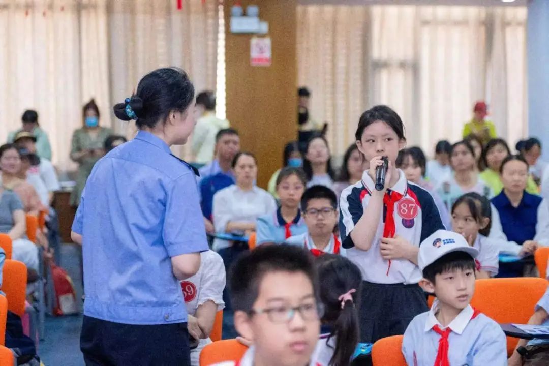 这堂长江边的青少年“防溺水”安全课生动又实用