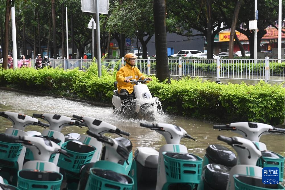 广西多地遭暴雨袭击