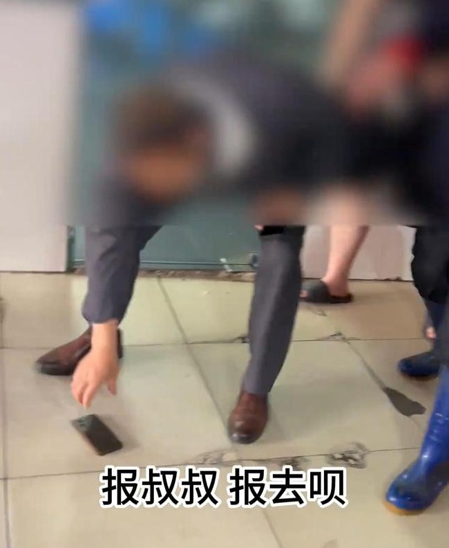 “买鱼缺斤少两还被抢摔手机”！又一地发生了