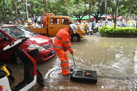 请注意,加强防范!直击南宁强降雨现场 请注意,加强防范!直击南宁强降雨现场