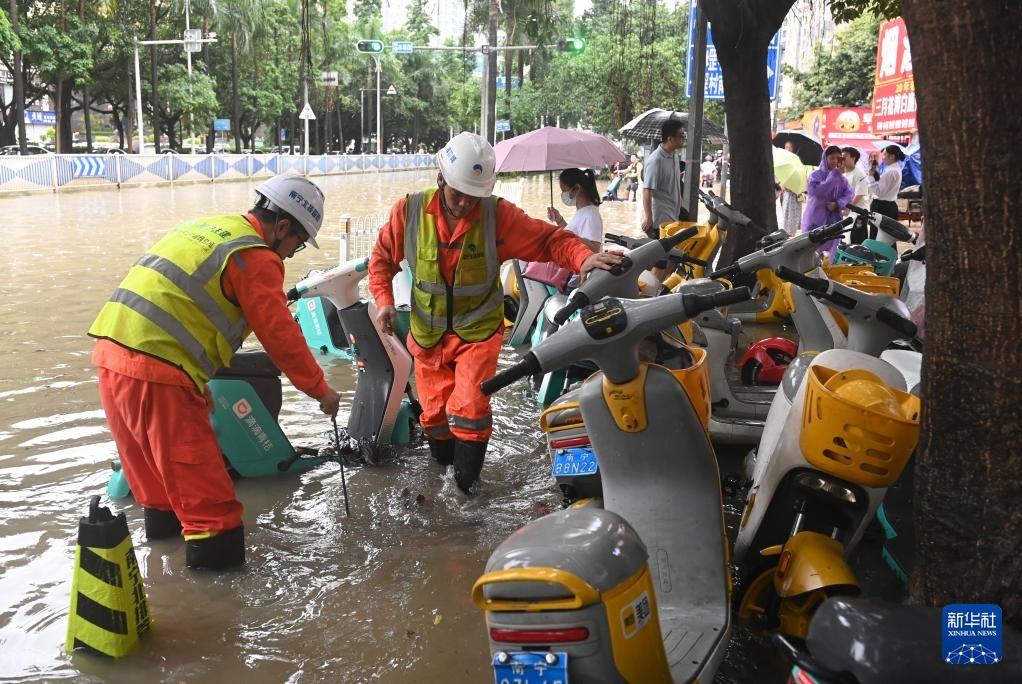 广西多地遭暴雨袭击