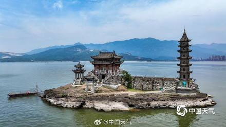 鄱阳湖落星墩又隐入湖中