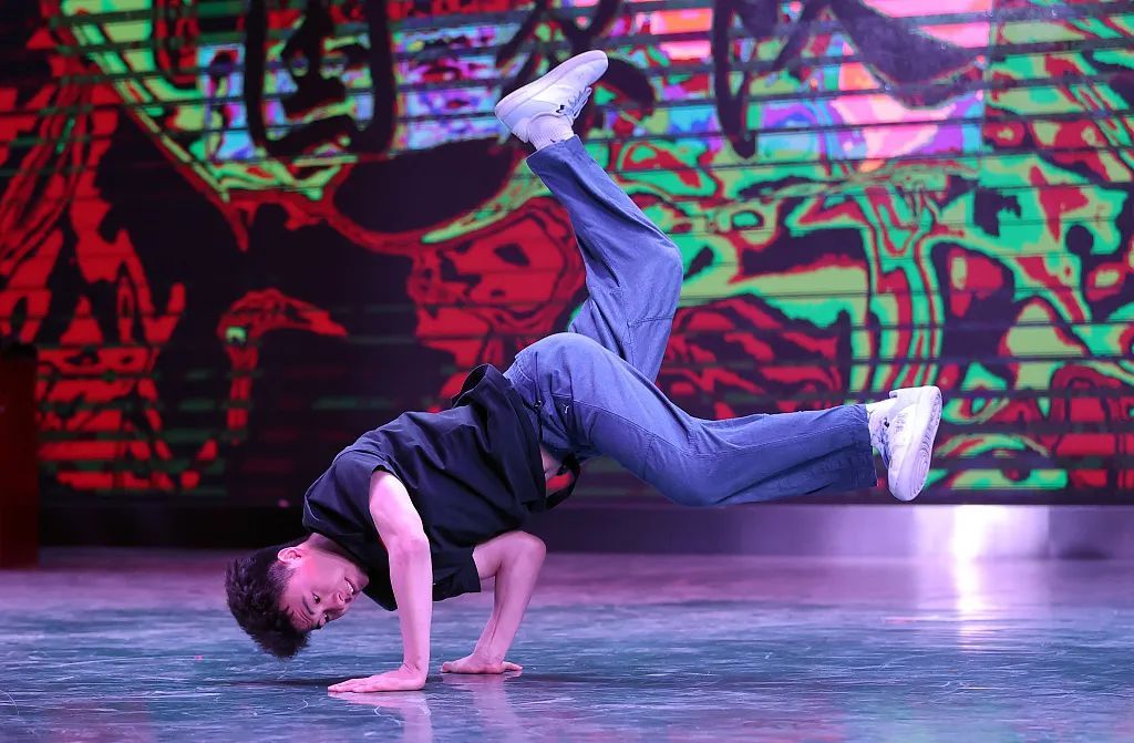 亓祥宇奥运资格赛摘银，霹雳舞如何在中国刮起旋风