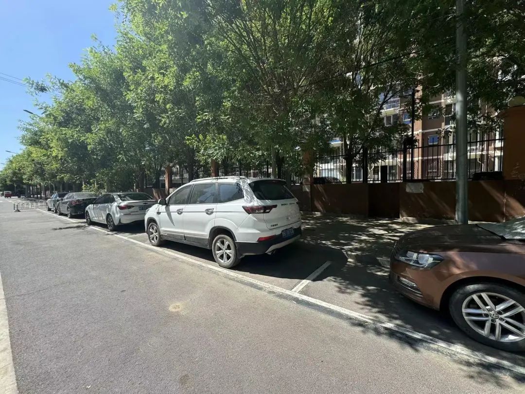 “效果很明显”！北京这里“停两排”的问题，就这么解决了→