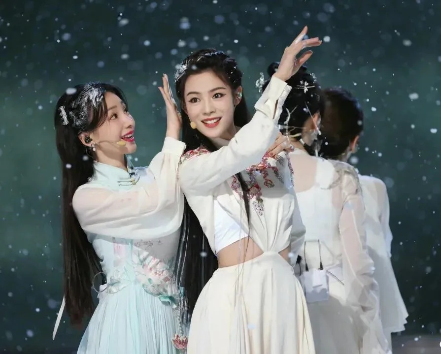 当红女演员被紧急送医!演出暂停 当红女演员被紧急送医!演出暂停