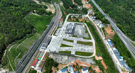 这座县级高铁站为何修“歪”了? 这座县级高铁站为何修“歪”了?