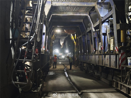 新进展！隆黄铁路隆叙段全线最长隧道贯通