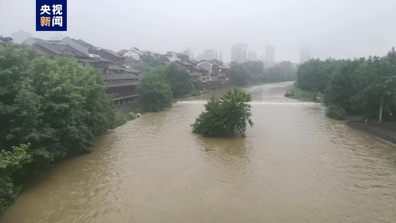 重庆多地暴雨最大日降雨量94毫米 17条中小河流涨水1至4米 重庆多地暴雨最大日降雨量94毫米 17条中小河流涨水1至4米