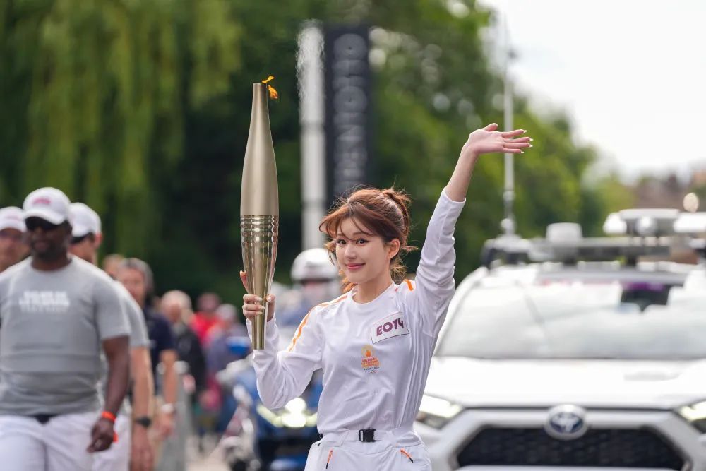 演员赵露思,成功完成巴黎奥运会圣火传递! 演员赵露思,成功完成巴黎奥运会圣火传递!