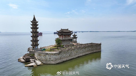 鄱阳湖落星墩又隐入湖中