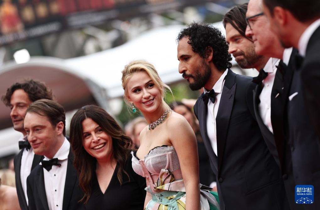 戛纳电影节:主竞赛单元影片《飞黄腾达》戛纳首映 戛纳电影节:主竞赛单元影片《飞黄腾达》戛纳首映