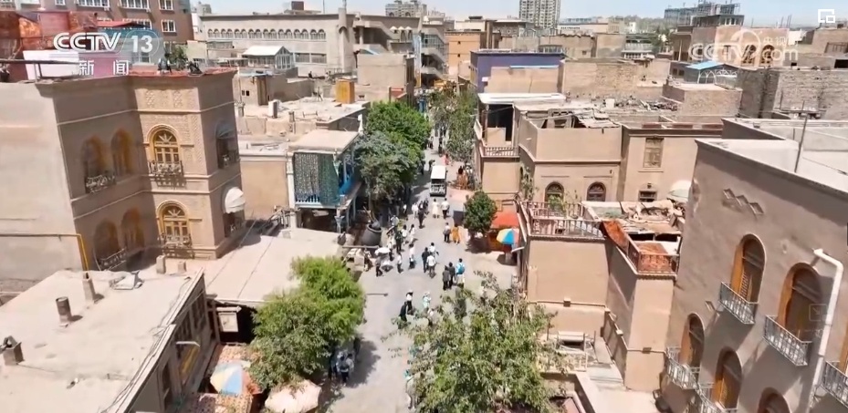 新疆实现光伏“蓝”、沙漠“黄”、生态“绿”协同发展