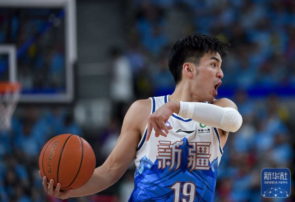 篮球 | CBA总决赛第三场：辽宁本钢胜新疆伊力特