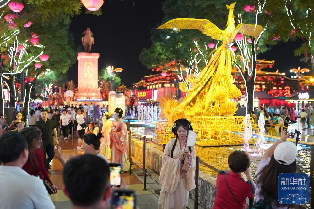 西安:古城新貌引客来 西安:古城新貌引客来