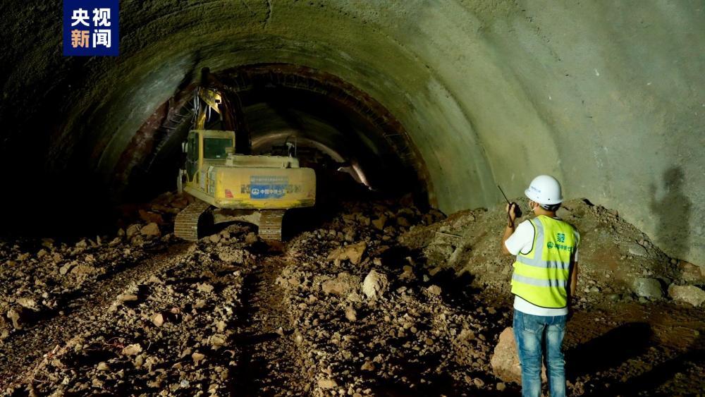 进度刷新 沪渝蓉高铁武宜段全线隧道贯通 进度刷新 沪渝蓉高铁武宜段全线隧道贯通