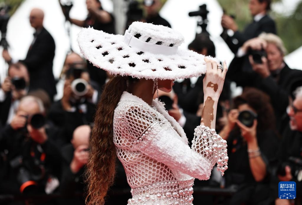 戛纳电影节:主竞赛单元影片《飞黄腾达》戛纳首映 戛纳电影节:主竞赛单元影片《飞黄腾达》戛纳首映