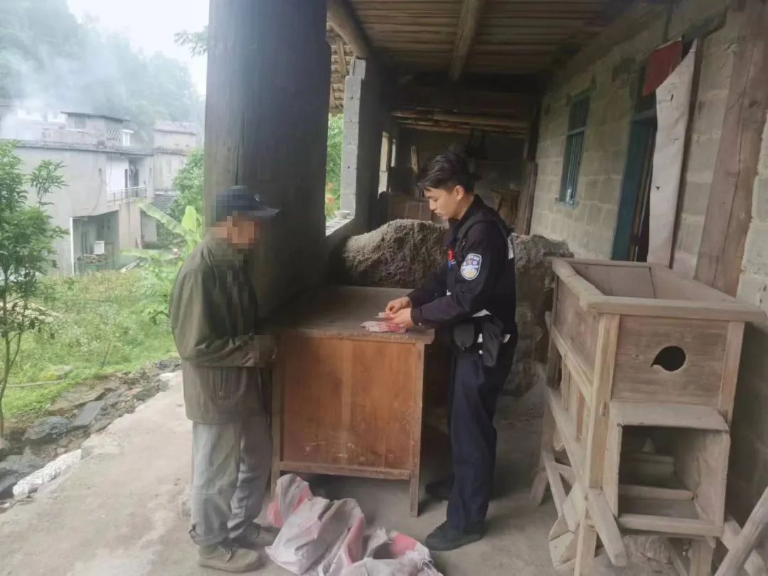 派出所民警都忙些啥? 派出所民警都忙些啥?