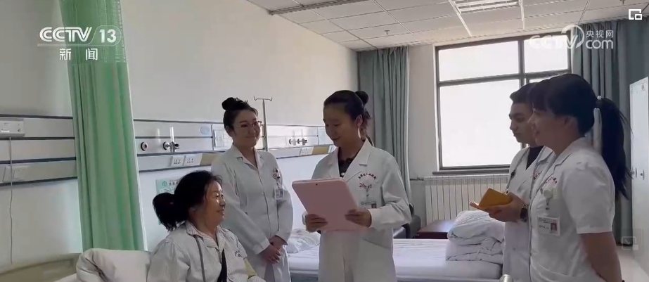 新疆实现光伏“蓝”、沙漠“黄”、生态“绿”协同发展