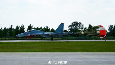 振翅长空!空军战机训练高清大片 振翅长空!空军战机训练高清大片