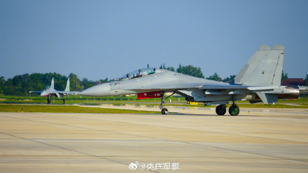 振翅长空!空军战机训练高清大片 振翅长空!空军战机训练高清大片