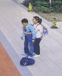 小学生6秒救人，这个法子值得一学