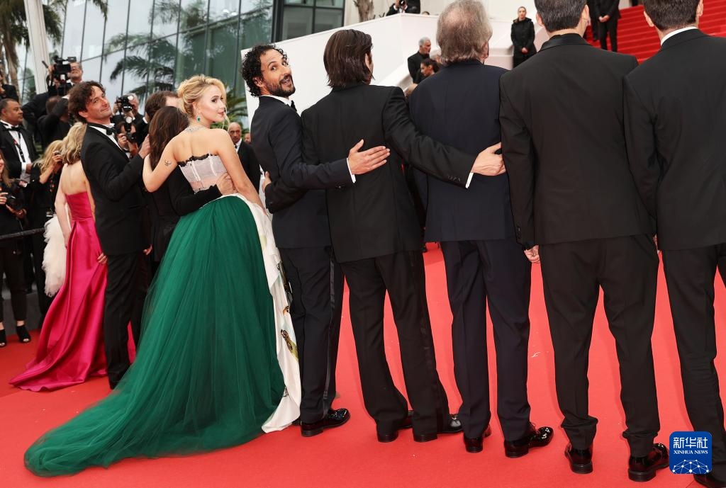 戛纳电影节:主竞赛单元影片《飞黄腾达》戛纳首映 戛纳电影节:主竞赛单元影片《飞黄腾达》戛纳首映