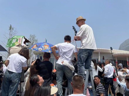 郭有才直播现场有主播3天涨粉3.7万 郭有才直播现场有主播3天涨粉3.7万