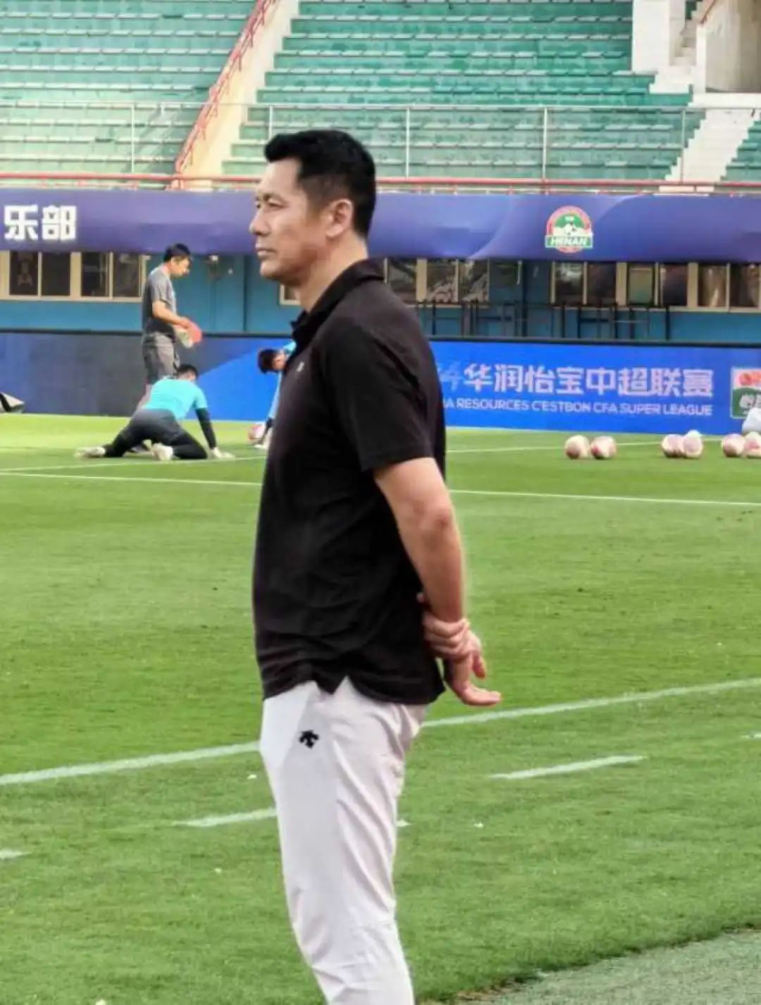 4连败后，被骂“霸道总裁”的李玮锋“背锅”离开？嘘声下的河南队路在何方？