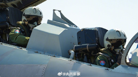 振翅长空!空军战机训练高清大片 振翅长空!空军战机训练高清大片