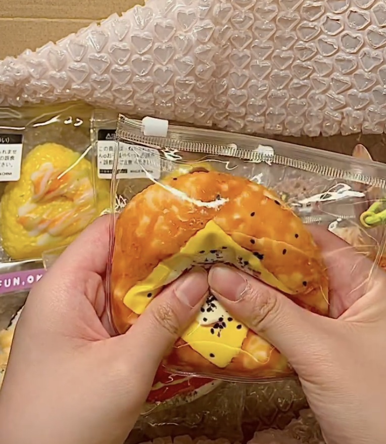 被年轻人炒到上千！爆火的“捏捏”到底是什么？