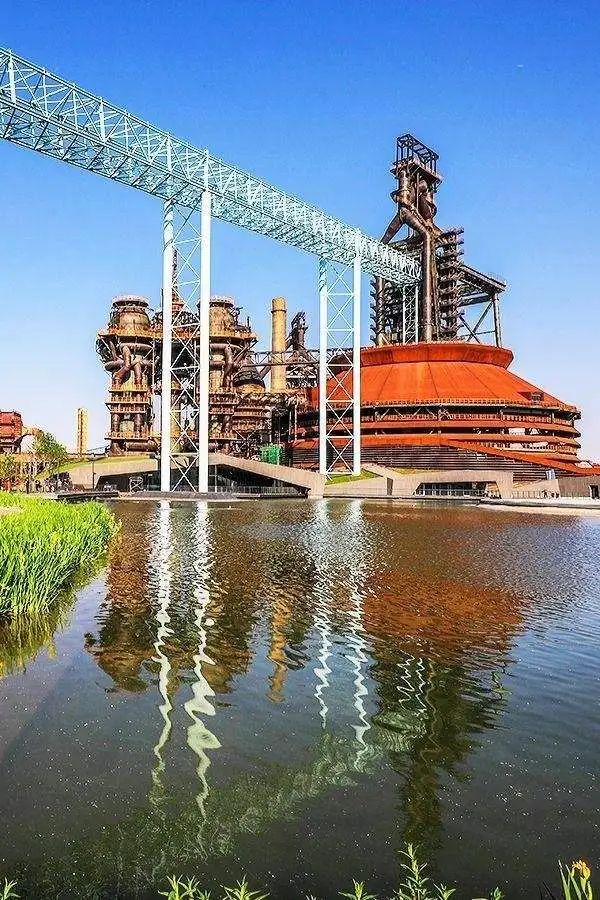 胡歌在石景山骑自行车——