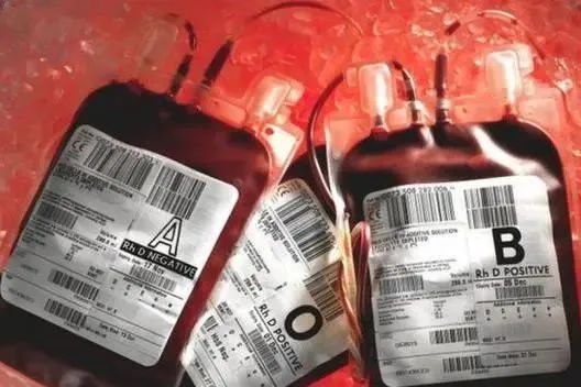 已致约3000人死亡，还在增加！3万人感染艾滋和丙肝病毒...英国首相道歉！