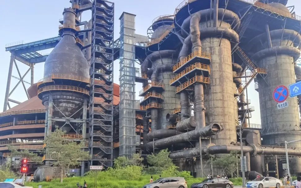 胡歌在石景山骑自行车——