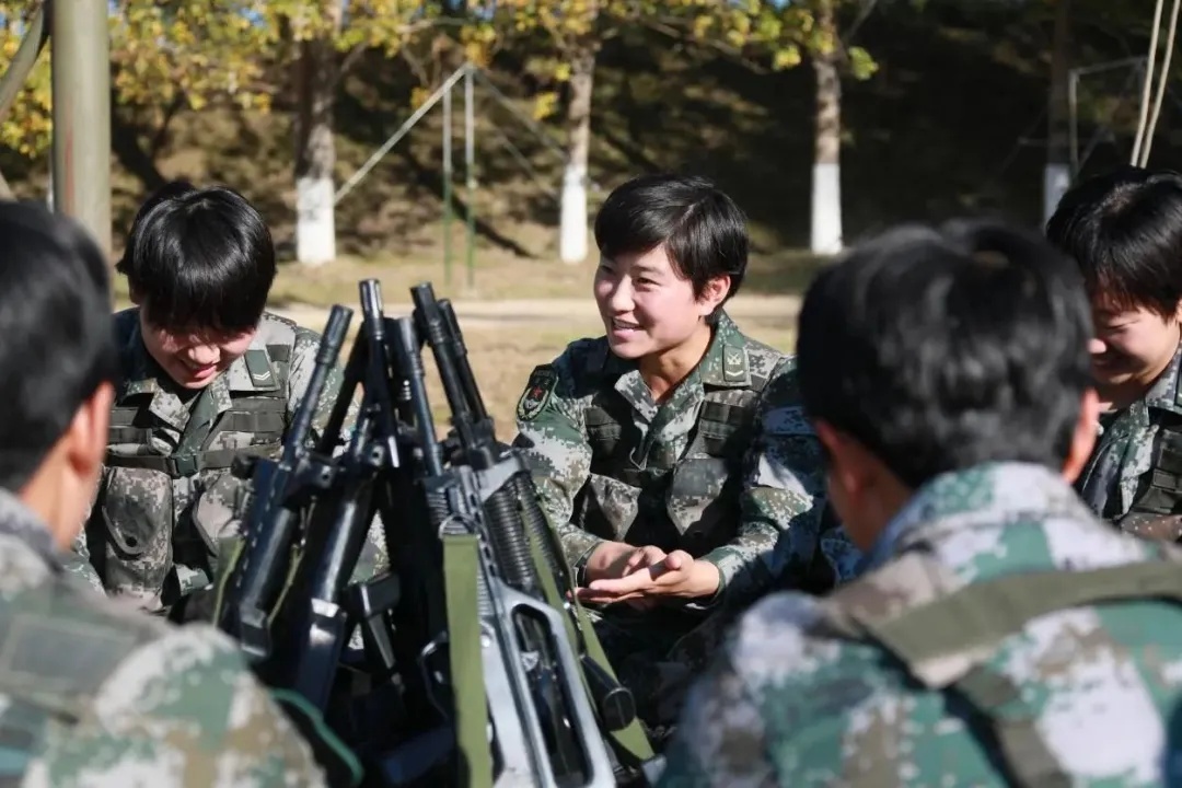 24岁提干!特战女排长再立新功! 24岁提干!特战女排长再立新功!