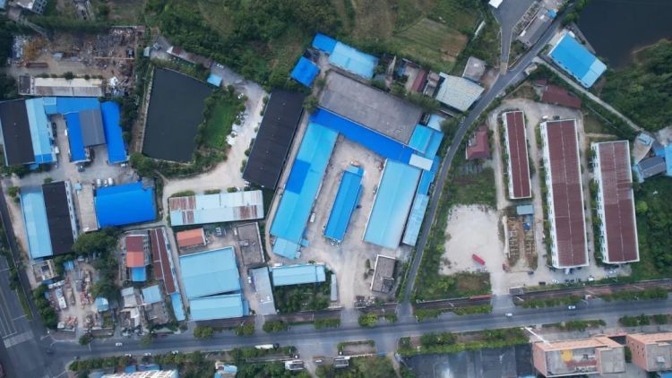 小作坊四周布满监控，进入后民警大吃一惊