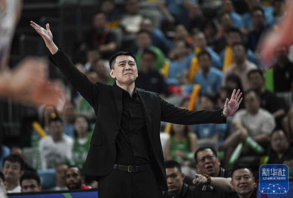 篮球｜CBA总决赛第四场：新疆伊力特对阵辽宁本钢