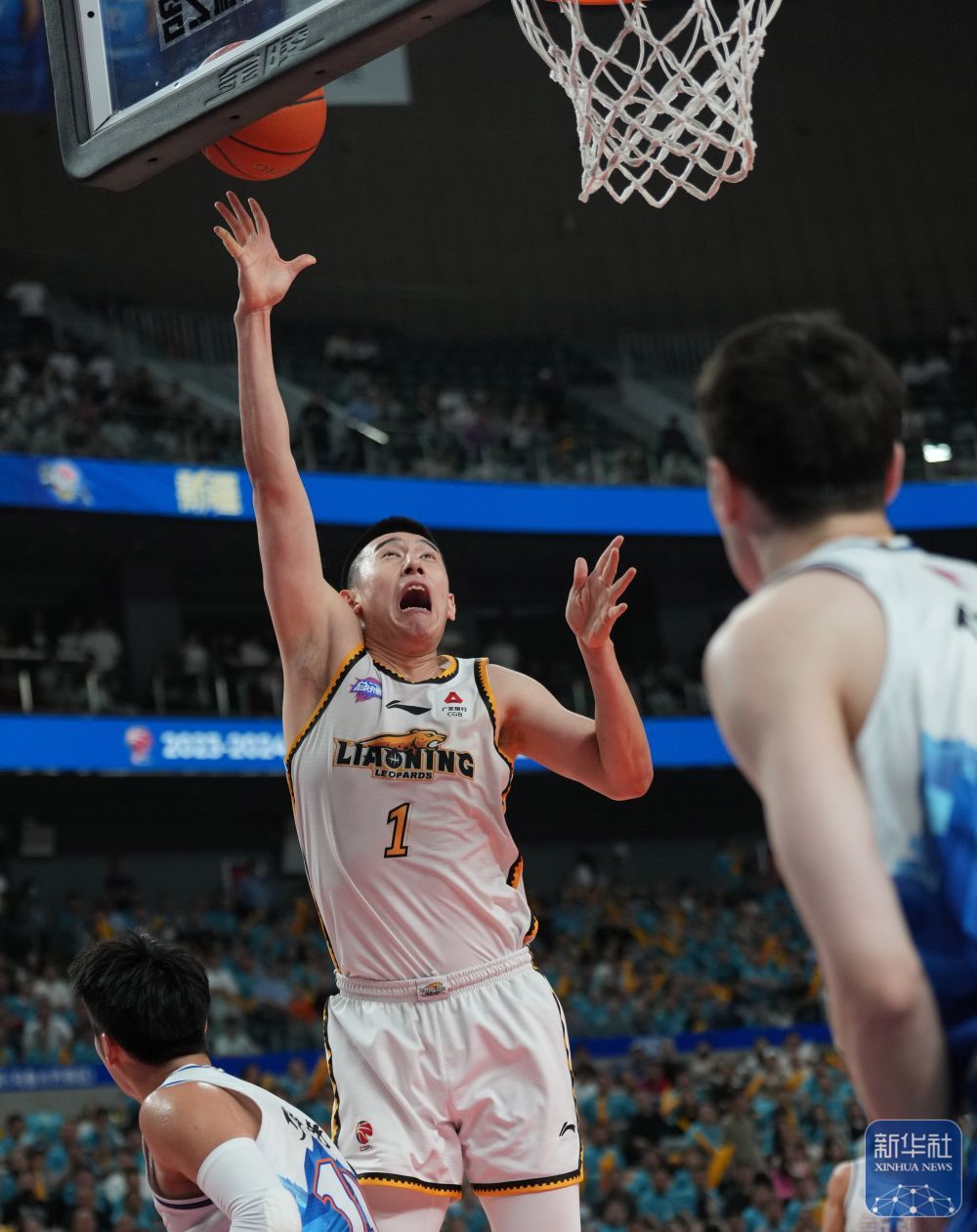 CBA：辽宁本钢队夺得总冠军