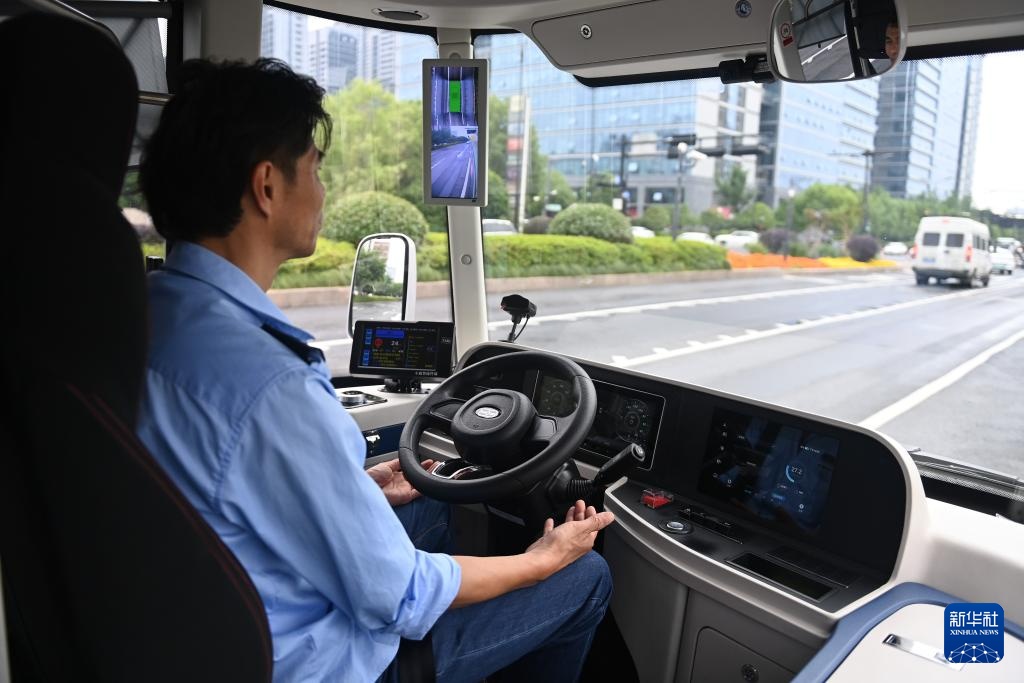 自动驾驶车大规模上路，还有多远？