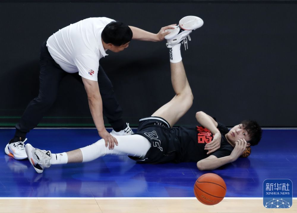 篮球｜CBA总决赛第四场：新疆伊力特对阵辽宁本钢