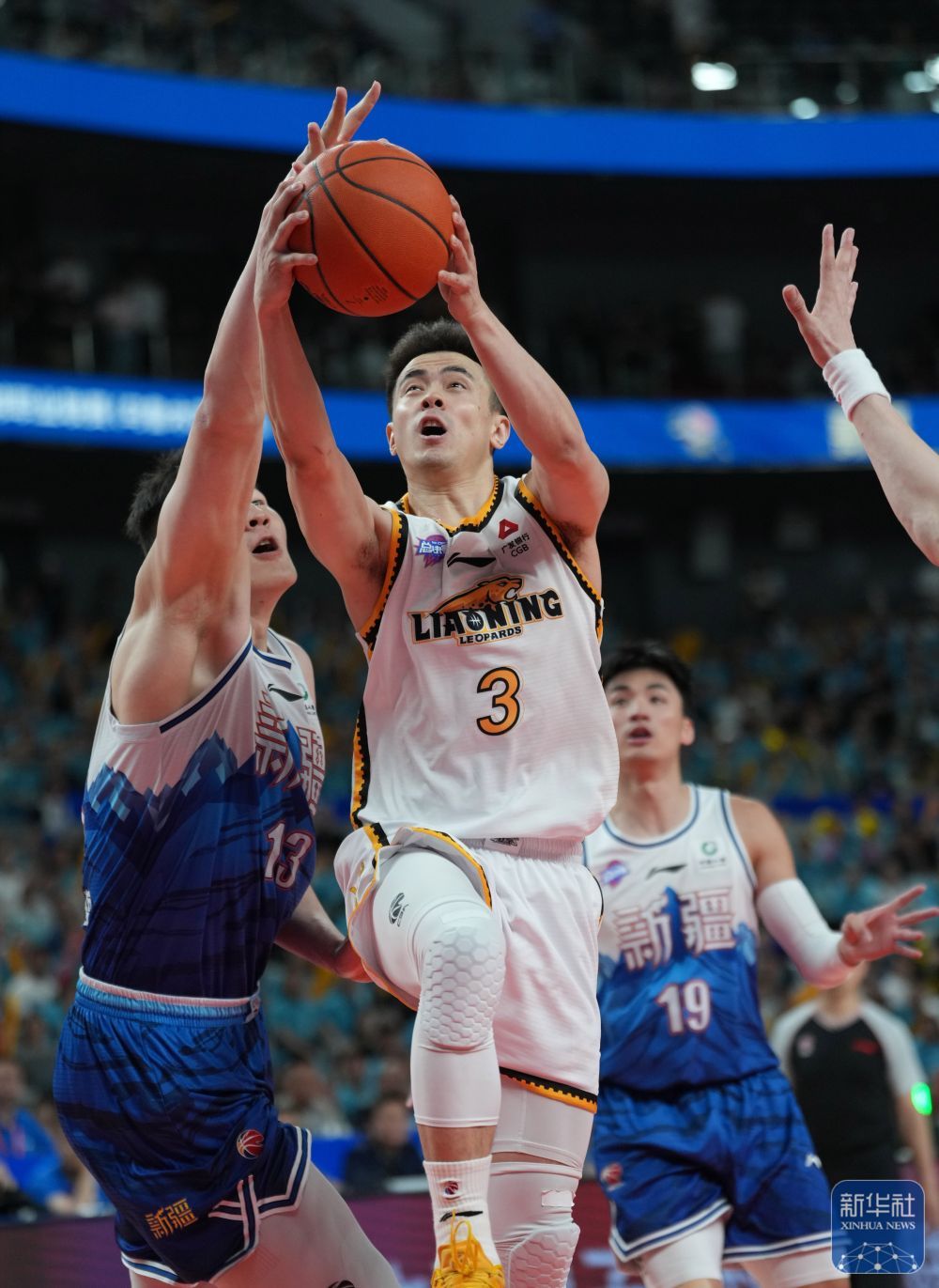 CBA：辽宁本钢队夺得总冠军