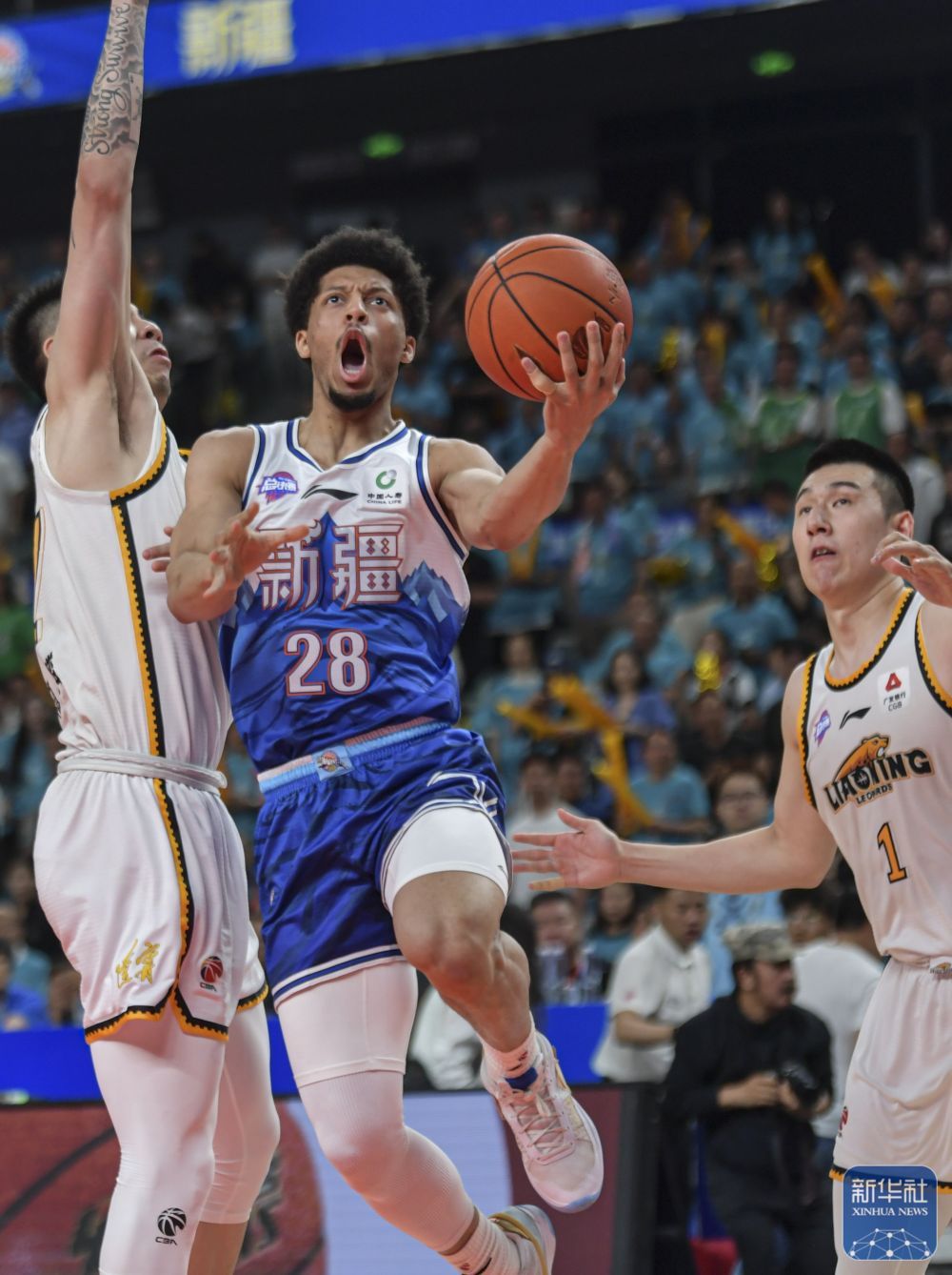 篮球｜CBA总决赛第四场：新疆伊力特对阵辽宁本钢