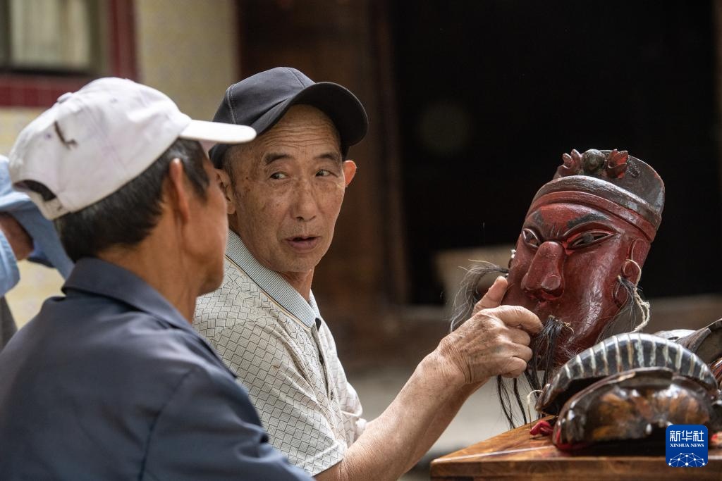 镜观·非遗丨酉阳阳戏艺人:一手耕田一手戏 镜观·非遗丨酉阳阳戏艺人:一手耕田一手戏