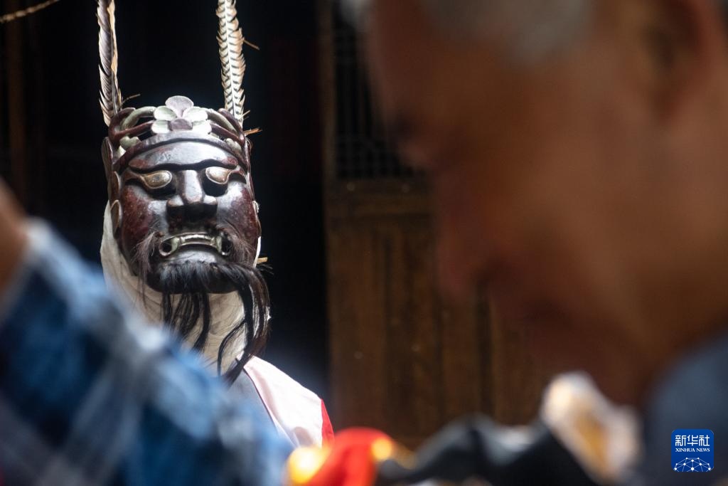 镜观·非遗丨酉阳阳戏艺人:一手耕田一手戏 镜观·非遗丨酉阳阳戏艺人:一手耕田一手戏