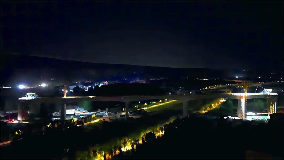 这条设计时速350公里高铁取得突破性进展