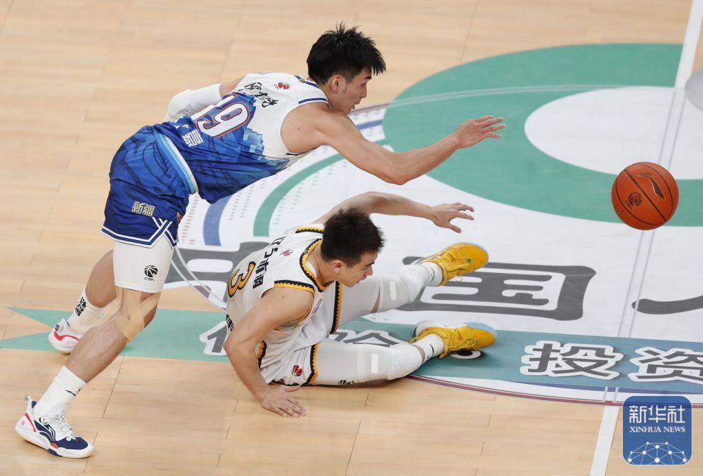 篮球｜CBA总决赛第四场：新疆伊力特对阵辽宁本钢