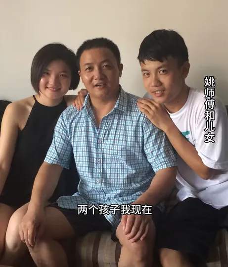 “老婆，20多年了，我把孩子照顾得很好，婚戒也没摘掉……”