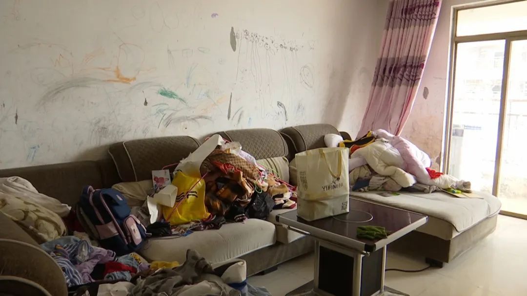 离婚后前夫不付抚养费、还霸占自己的房子!女子无奈求助 离婚后前夫不付抚养费、还霸占自己的房子!女子无奈求助