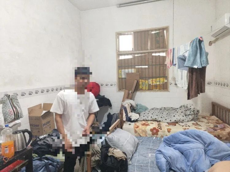 彩票中了946万元以后,一起卖烤鸡腿的表兄弟反目了 彩票中了946万元以后,一起卖烤鸡腿的表兄弟反目了